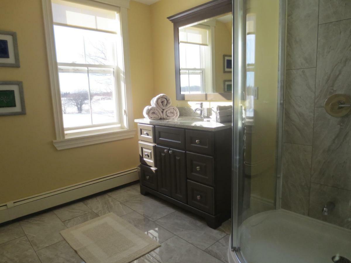 Sunbury Cove Winery Bed and Breakfast Miscouche Εξωτερικό φωτογραφία